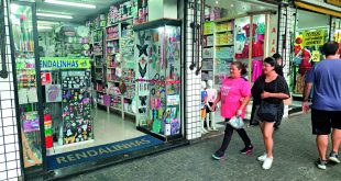 Vendas de final de ano movimentam às compras na região e deixam comerciantes esperançosos