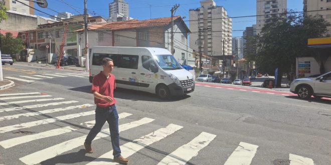 População pede semáforo para evitar acidentes na Avenida Bosque da Saúde