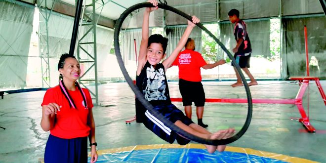 Circo Di Quebrada se apresenta no Jabaquara