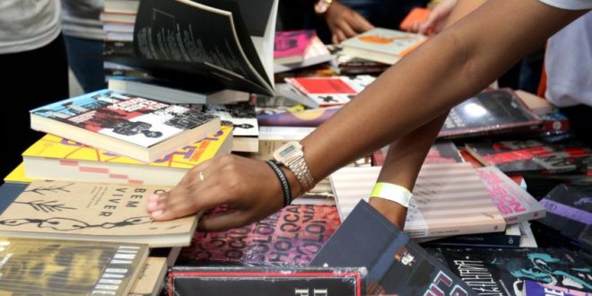 Feira do Livro da Unesp, em São Paulo, vai até domingo, 16