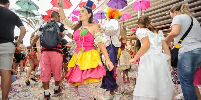 Carnaval no Mooca Plaza Shopping tem bailinhos e música ao vivo