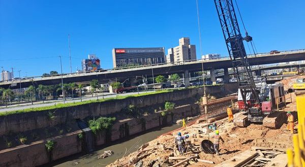 Obras no Expresso Tiradentes prejudicam locomoção dos passageiros