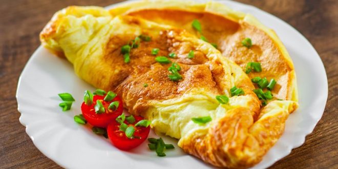 Omelete de Queijo e Tomate